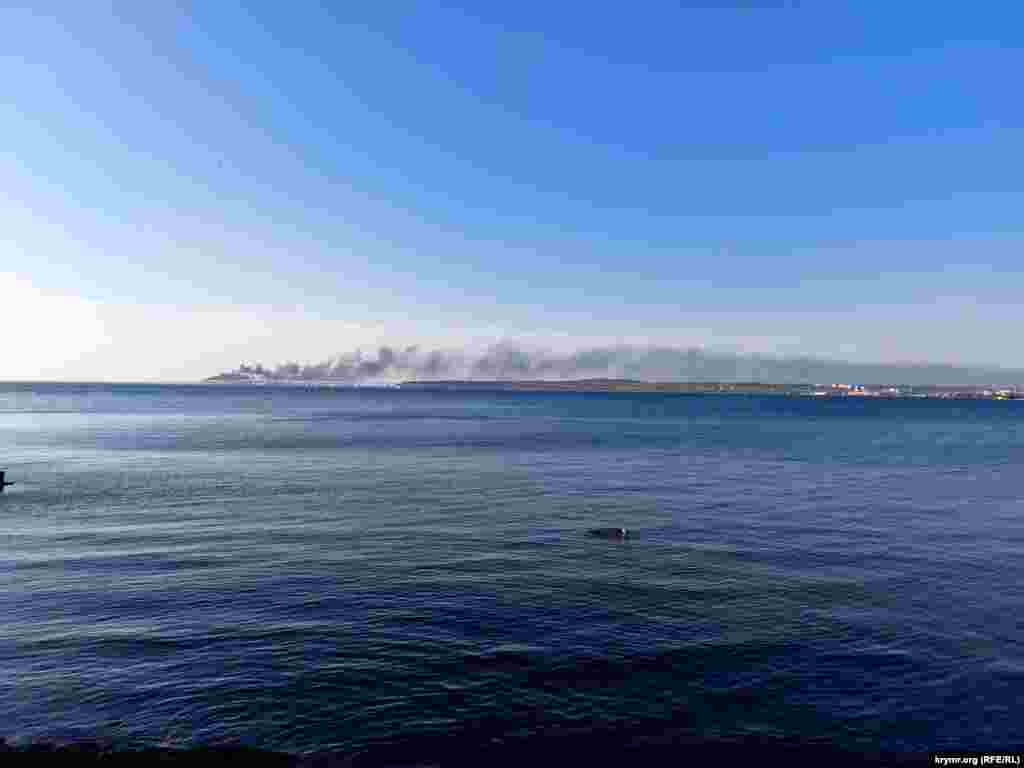 Міст через Керченську протоку, що з'єднує Росію з анексованим Кримом, було введено в експлуатацію у 2019 році. Його протяжність &ndash; майже 19 кілометрів, приблизна вартість будівництва &ndash; близько 250 мільярдів рублів