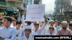 په سوات کې د سکول پر ډرايور تر حملې وروسته د خلکو مظاهره