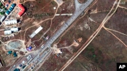 Maxar Technologiesтин спутниктен 2022-жылы 23-сентябрда тартылган сүрөтүндө Хиагт чек ара бекетиндеги Орусия менен Монголиянын ортосундагы чек ара көрүнүп турат.