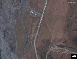 Орусия менен Грузиянын чек арасындагы кезек. Спутниктен алынган кадр.