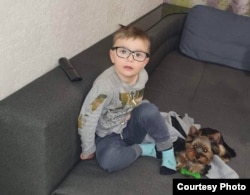 Кирило Прийменко та домашній собака Чакі