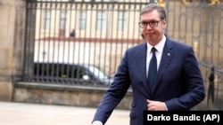 Aleksandar Vučić dolazi na samit u Pragu, 6. oktobar 2022.