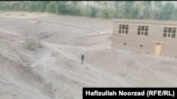 خشکسالی و کمبود آب آشامیدنی این روز ها در بسیاری از ولسوالی های ولایت غور مشکلات تازه یی برای باشنده گان فقیر این ولایت ایجاد کرده است