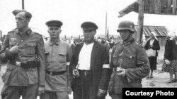 Гитлеровцы и коллаборанты (иллюстративное фото)