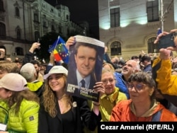 Виборці Нікушора Дана радіють після перемоги проєвропейського кандидата на президентських виборах в Румунії