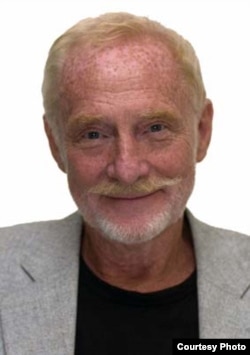 Regizorul Josy Dubié