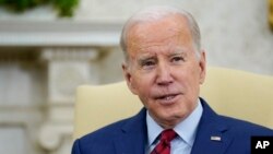 Joe Biden a trimis o scrisoare Congresului în care anunță că declară o urgență națională pentru a face față amenințării pe care o reprezintă accesul unor țări precum China „la tehnologii și produse sensibile critice pentru armată, informații, supraveghere sau capacități cibernetice".