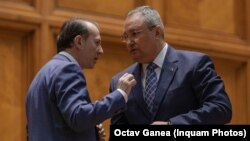 Nicolae Ciucă, actualul președinte PNL, și Florin Cîțu, fost președinte PNL, au obținut funcțiile datorită sprijinului președintelui Iohannis, afirmă analiștii. Eliminarea lui Florin Cîțu din toate pozițiile s-a petrecut în doar nouă luni. 