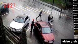 Айзаданы уурдоо учуру. Камерадан тартылган сүрөт. 