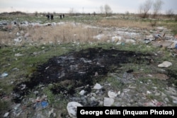 Arderile ilegale sunt o sursă importantă de poluare pentru București. Una dintre localitățile unde au loc frecvent astfel de incendieri este Sintești/jud. Ilfov