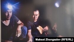 12 сааттай жер алдынан чыкпай, көмүр казган шахтёрлор.