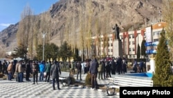 Охири моҳи ноябр сокинон дар Хоруғ чор рӯз эътироз карданд.