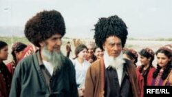 Dabara gatnaşýan ýaşulular. Arhiw suraty