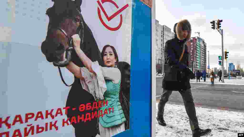 Бұл сайлауға Тоқаевтан бөлек бұрын саяси аренада көп көзге түспеген тағы бес кандидат түсіп жатыр. Жұрт оларды "қуыршақ кандидаттар", "сәндидат" деп атап жүр. Сарапшылар дауыс беруге нағыз бәсекелес болатын кандидаттар жіберілмеді деп санайды.&nbsp;