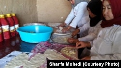 رستورانت شریفه موحدی در ولایت غور قبل از بازگشت طالبان به قدرت