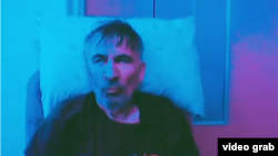 მიხეილ სააკაშვილის გამოსახულება სასამართლო პროცესზე