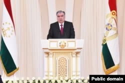 Grație modificărilor aduse Constituției Tadjikistanului în 2016, Emomali Rahmon nu mai este un simplu președinte, ci și „fondator al păcii și al unității naționale, lider al națiunii”.