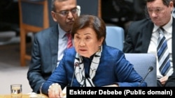  روزا اوتنبایوا - انځور له ارشيفه