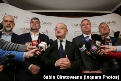 Primarul Clujului, Emil Boc, președinte al Asociației Municipiilor din România, după o întâlnire a asociației cu liderii Coaliției.