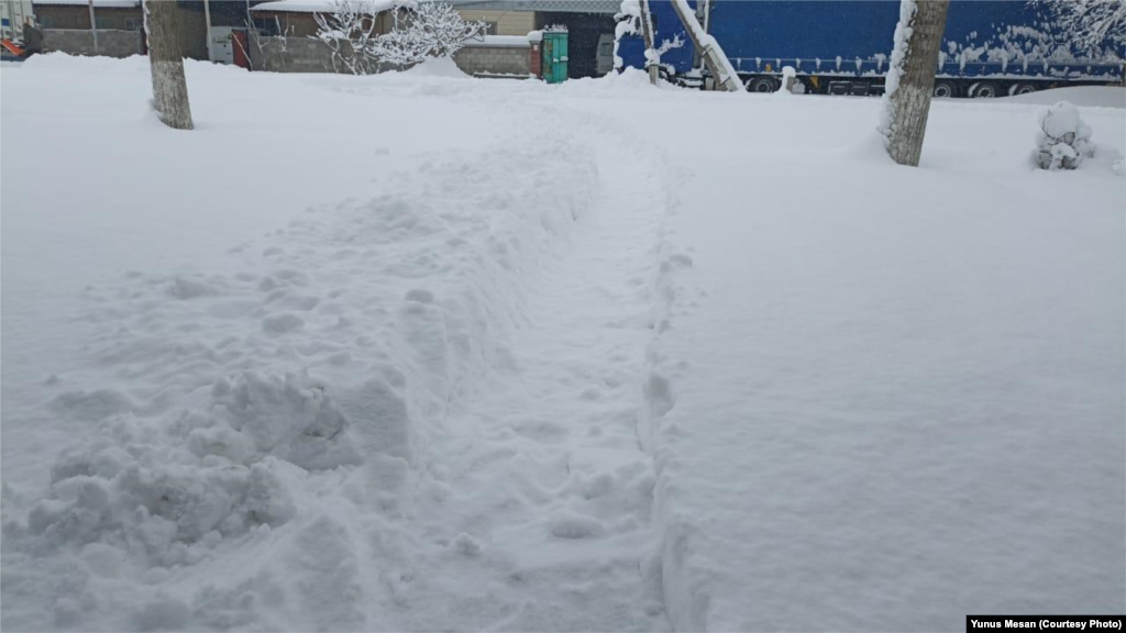 Милянфан айылы. Чүй облусу, Ысык-Ата району.