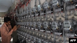 د شمالي وزیرستان خلک وایي په شپه او ورځ یې ورته یوازې دوه ساعته برېښنا ورکول کېږي ـ انځور له ارشیفه.