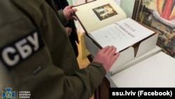 Починаючи з жовтня 2022 року, СБУ проводить на об’єктах УПЦ (МП) по всій Україні обшуки