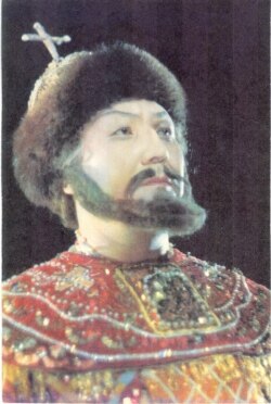 Болот Миңжылкыев Борис Годуновдун ролунда.