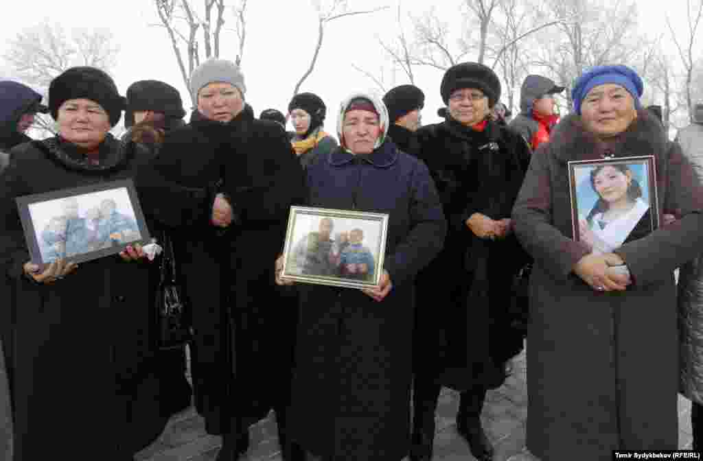 Мамлекеттер аралык авиациялык комитеттин (МАК) алдын ала отчетунда белгилүү болгондой, авиакырсык учактын командири учуу-конуу тилкеси менен байланыш жок болгондуктан экинчи айлампага кетүү боюнча буйрук бергенден кийин болгон.