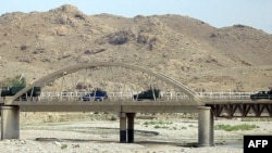 په شمالي وزیرستان کې امنیتي سرتېري د ګزمې پر مهال - پخوانی انځور