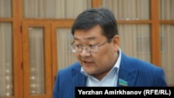 Айдос Сарым.