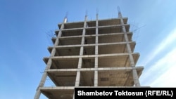 Каркас здания, с которого спрыгнул Мунарбек Ташкулов. 