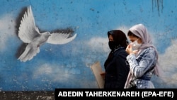 Criticii noii legi a populației spun că aceasta le neagă femeilor dreptul la avort.