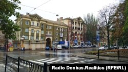 Зарплати в ОРДЛО та на вільній території відрізняються майже втричі. А ціни – практично однакові. Донецьк, осінь 2021-го