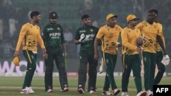 د جنوبي افریقا لوبډله دا وخت پاکستان ته په سفر ده. 