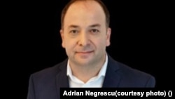 Consultantul economic Adrian Negrescu spune că cei cu credite ar trebui ca, în următorii ani, să aibă o atitudine proactivă pentru a limita efectele dobânzilor.