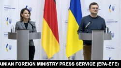 Dmitro Kuleba, ministrul ucrainean de Externe și ministrul german de Externe, Annalena Baerbock, la o conferință de presă în Kiev, 10 septembrie 2022 