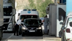 “Le të shkruajnë çfarëdo në targa, por të na lënë të jetojmë” 
