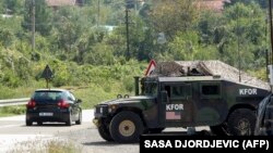 Pajisje e KFOR-it në Zubin Potok. Fotografi nga arkivi.