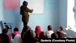 ایجاد مکتب خانگی در کابل. عکس از آرشیف جنبه تزیینی دارد.