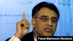 د پاکستان د خزانې وزیر اسدعمر. فوټو له ارشیفه