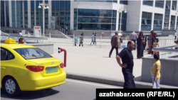 Garaşsyzlygyň 15 ýyllygy atly köçe. Aşgabat