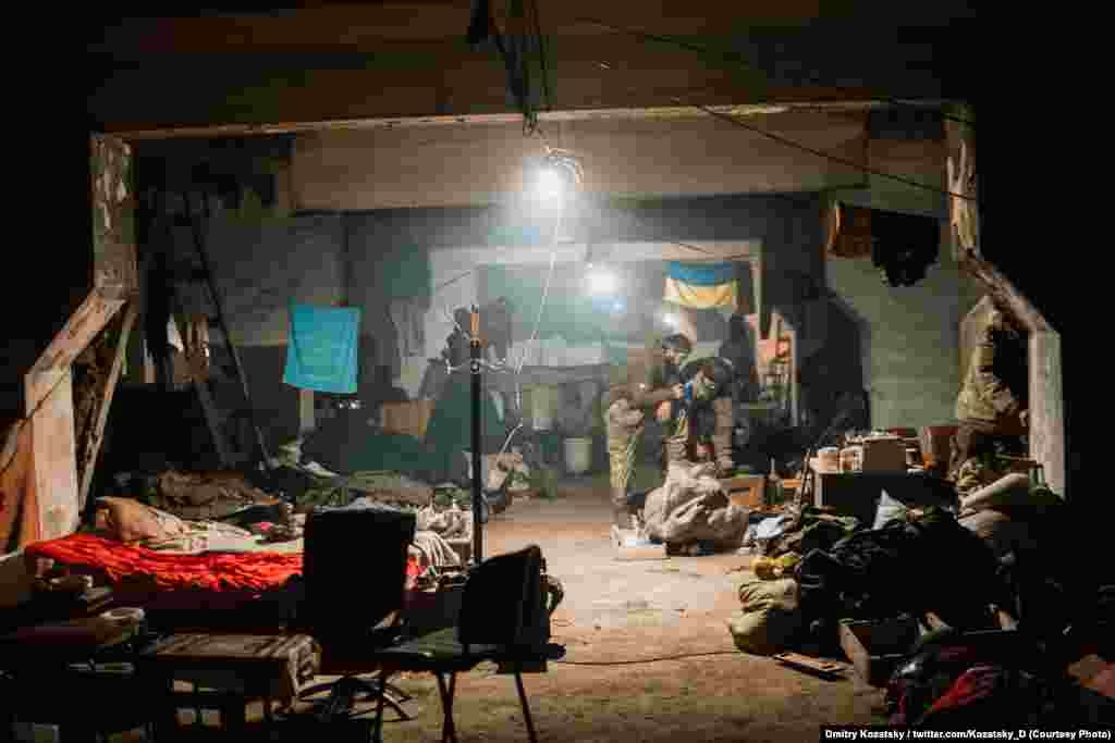 &laquo;2 августа он позвонил, сказал, что ему дали позвонить следователи, и сказал, что он в Донецке в СИЗО, &mdash; рассказала мать Козацкого. &mdash; Я ему сказала: "Сынок, мы за вас каждую секунду каждой клеточкой боремся. Про вас никто не забыл. Ни в коем случае не думайте, что о вас забыли!"&raquo;