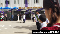 Orta mekdep. Aşgabat (illýustrasiýa suraty) 