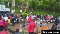 Ош шаары. Сууга кезек күткөндөр. 22-май, 2022-жыл.  