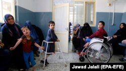 تصویر آرشیف: شماری از اطفال بیمار در یکی از شفاخانه های کابل 