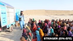 دختران دانش آموز در یکی از مکاتب سیار ولایت کندهار