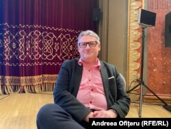 Istoricul Mark Galeotti s-a aflat duminică la București, unde a susținut pentru publicul român o conferință în care a vorbit despre Vladimir Putin.