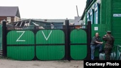 Житель Кяхты Василий Паньков ждёт возвращения сына Андрея. В Украине Андрей получил ранение, но остался жив