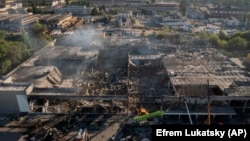 Внаслідок ракетного удару загинули цивільні жителі – відвідувачі торговельного центру