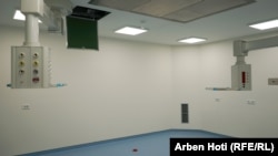 Një nga dhomat në repartin e IVF-it, i cili ende nuk është vënë në funksion.